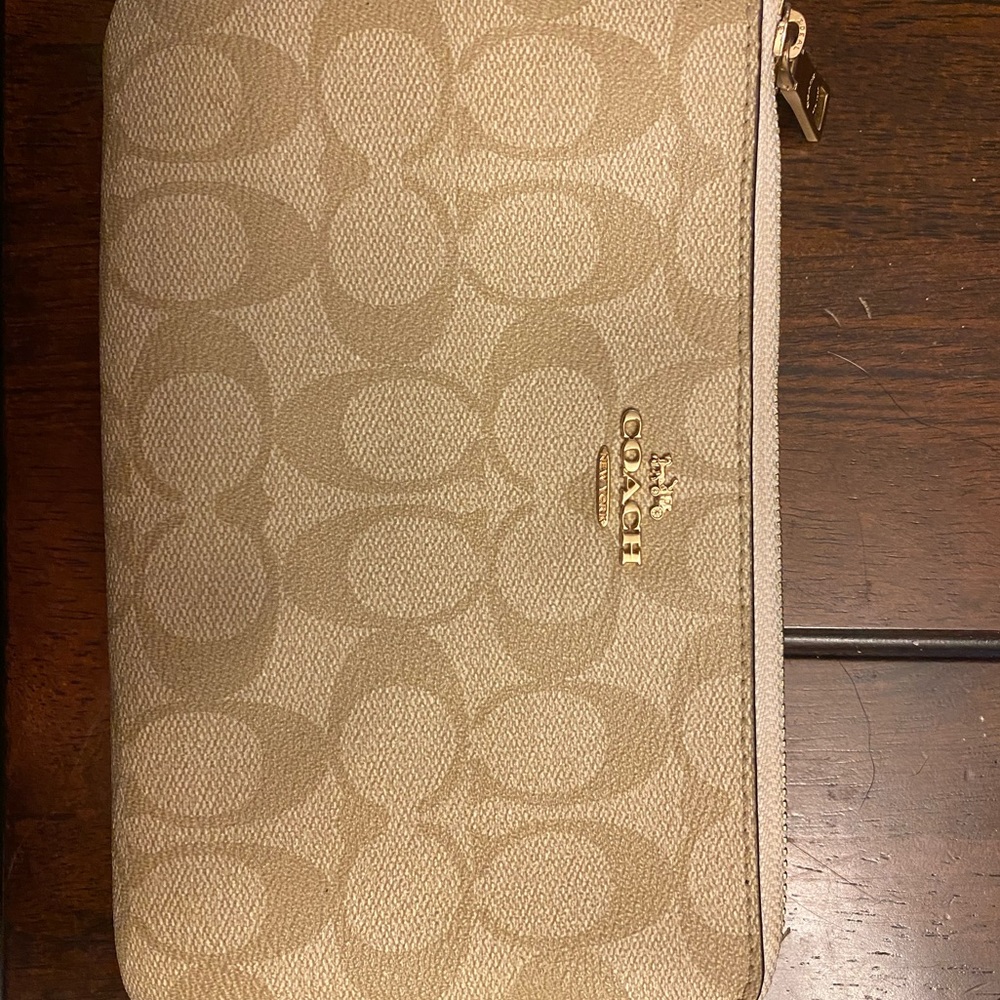 Authentic Coach clutch